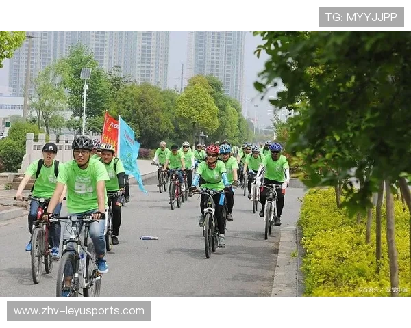 球员参加城市环保宣传活动呼吁社会关注绿色出行 球员参加城市环保宣传活动呼吁社会关注绿色出行